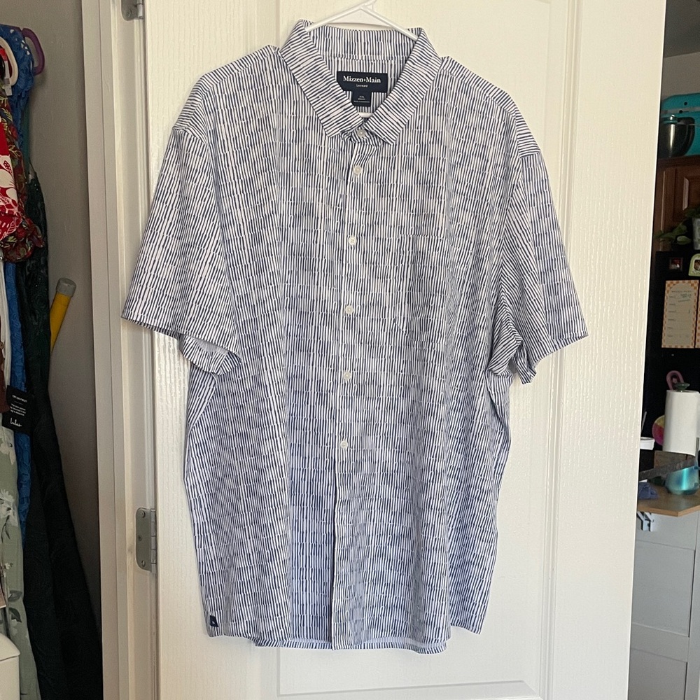 Mizzen+Main Navy and White Striped Casual Shirt